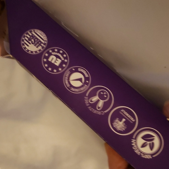 Queen purple THE ORIGINAL MAKEUP ERASER - Picture 3 of 3